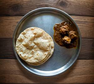 3 Rooti With Chicken Kosha (2Pc)