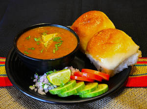 Pav Bhaji ( Serves 1 )