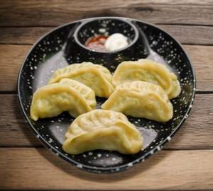 Steamed veg momos [5 pieces]