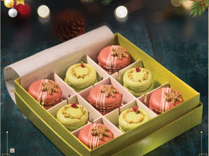Nutmeg Signature Macaron 9pcs