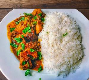 White Rice With Chicken Curry + 100 ml Curd