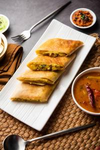 Butter onion masala dosa