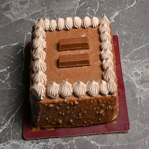 Kitkat Cake (400 Gms)