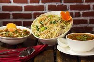 Veg Hakka Noodles With Hot And Sour Soup