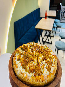 Speziato Cheese Burst Pizza