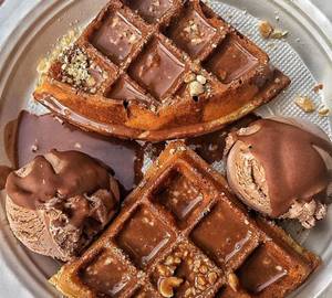 Classic Belgian Waffle with Mother Dairy Ice Cream