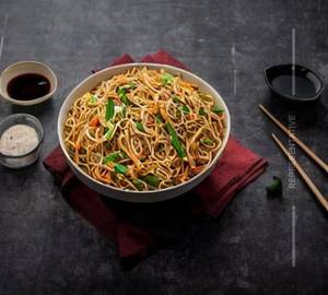 Chicken hakka noodles
