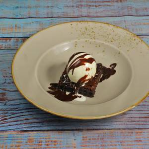 Brownie with ice cream