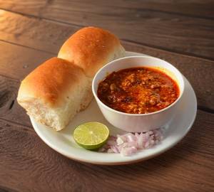 Chicken pav bhaji