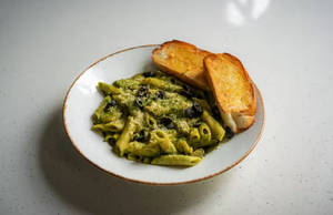 Creamy Pesto Sauce Veg Pasta (650 Gm)