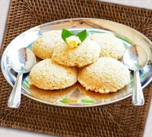 Ghee Idli (Medium Size 4 Pieces)