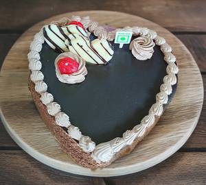 Hazelnut Symphony Small (Ht) Eggless