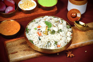 Vegetable Pulav With Raita Or Gravy (serves 1-2)