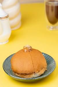 46% Dark Chocolate Bun (professional)