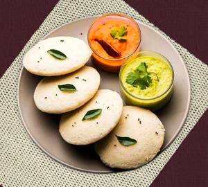 Ghee Karampodi Idli (Medium Size 4 Pieces)