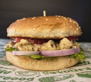 Mac-N-Cheese Maverick Burger