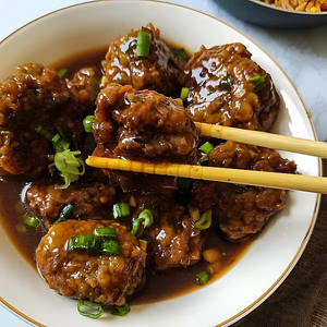 Veg Manchurian (10 Pcs)