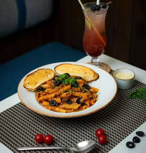 Penne Arrabbiata Veg Pasta (650 Gm)