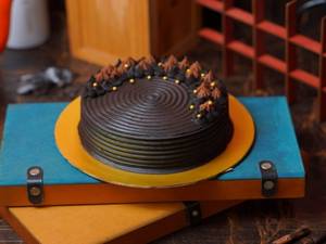 Eggless Chocolate Truffle Cream Cake