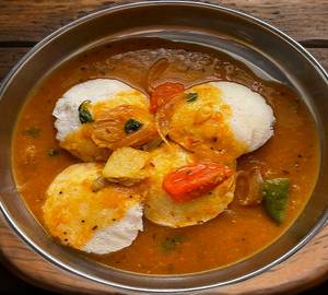 Sambar idli (4 pieces)
