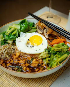 Bibimbap (650 Ml)