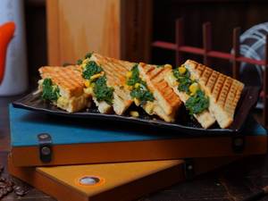Spinach Com And Cheese Sandwich