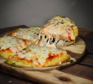 Double cheese chicken pizza