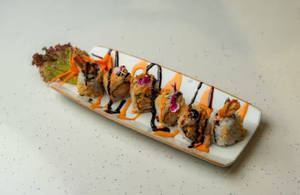 Prawn Tempura Sushi Roll (8 Pcs)