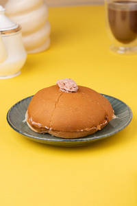 Saffron Butter Cream Bun