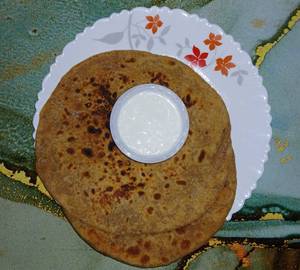 2 Pic Sattu Paratha & Plain Curd