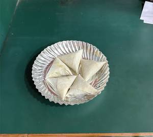 Kacha Dal Kanda Samosa(9 Pieces)