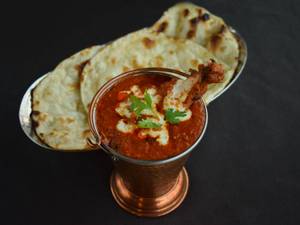 Butter Naan 3 + Kadai Chicken With Bone