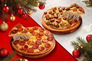 Santa's Free Pizza Gift (Overloaded chicken pepperoni Pizza)