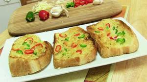 Chilli Cheese Garlic Bread [3 Pieces]