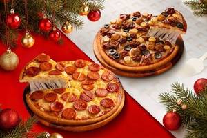 Santa's Free Pizza Gift (Chicken Maximus Pizza)