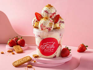 Strawberry Cheese Cake Ice Cream Tub (600 Ml)
