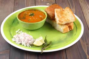 green peas pav bhaji