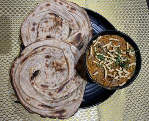 Sev Tamatar And Raita Combo