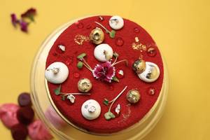 Red Velvet Cake (Veg)