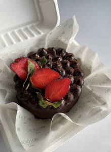 Compound Chocolate Strawberry Bento Cake