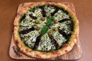 Pesto & Sun Dried Tomato Pizza