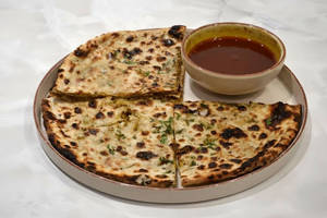 Special Mutton Keema Naan With Meat Gravy