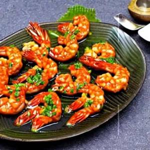 Prawns in choice of sauce hot garlic sauce