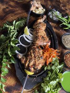 Murgh Lucknowi Chengezi Half