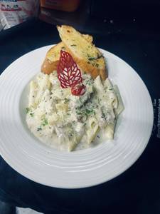 White Sauce Chicken Pasta