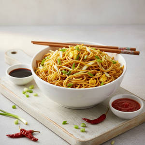 Egg Hakka Noodles (small)