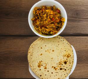 4 chapati with scrambled egg masala