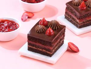Strawberry Dark Chocolate Pastry