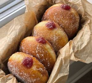 Strawberry Bombolini