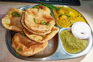 6 Poori Sabji